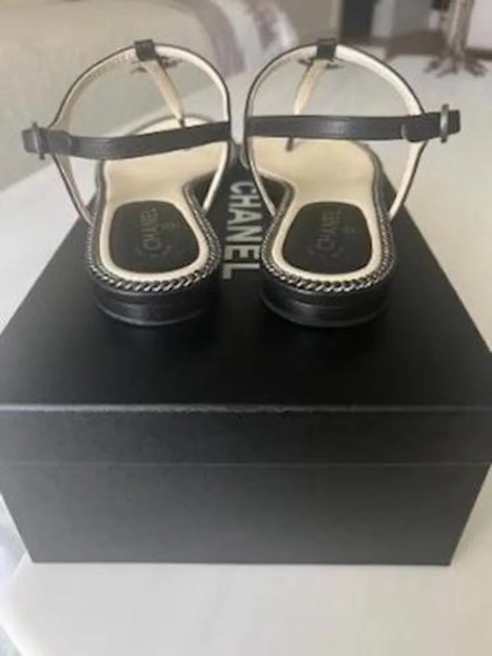 CHANEL 14P ENTRE DOIGTS BLACK SANDALS WITH CC LOGO AND CHAIN AROUND EDGE, SZ 7.5